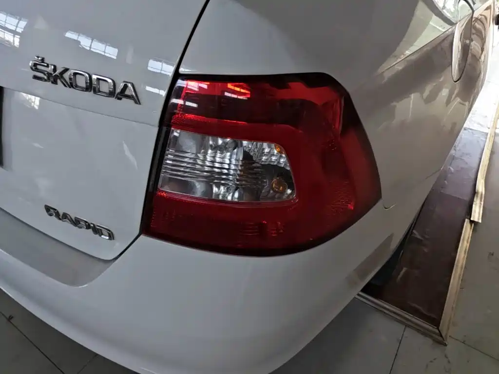 Skoda Rapid 2016 — фото 8