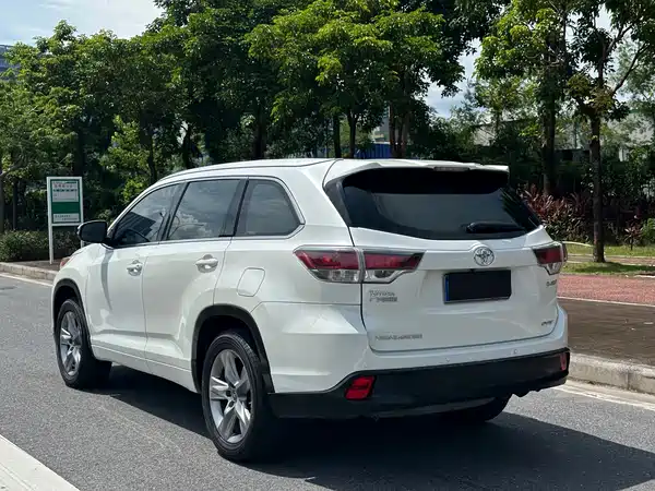 Toyota Highlander 2016