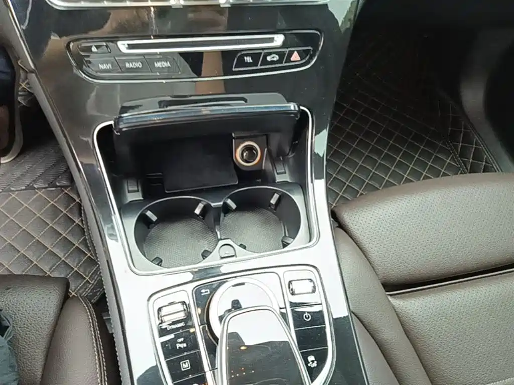 Mercedes-Benz GLC 2018 — фото 14