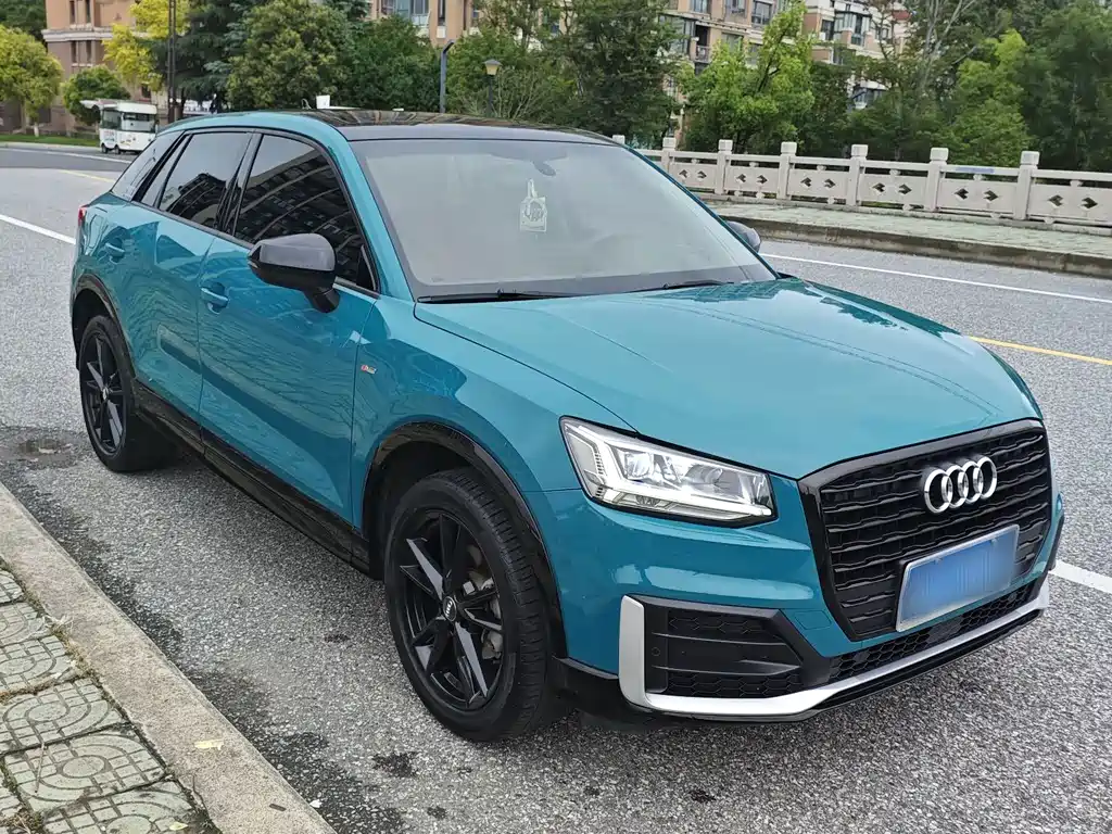 Audi Q2L 2021