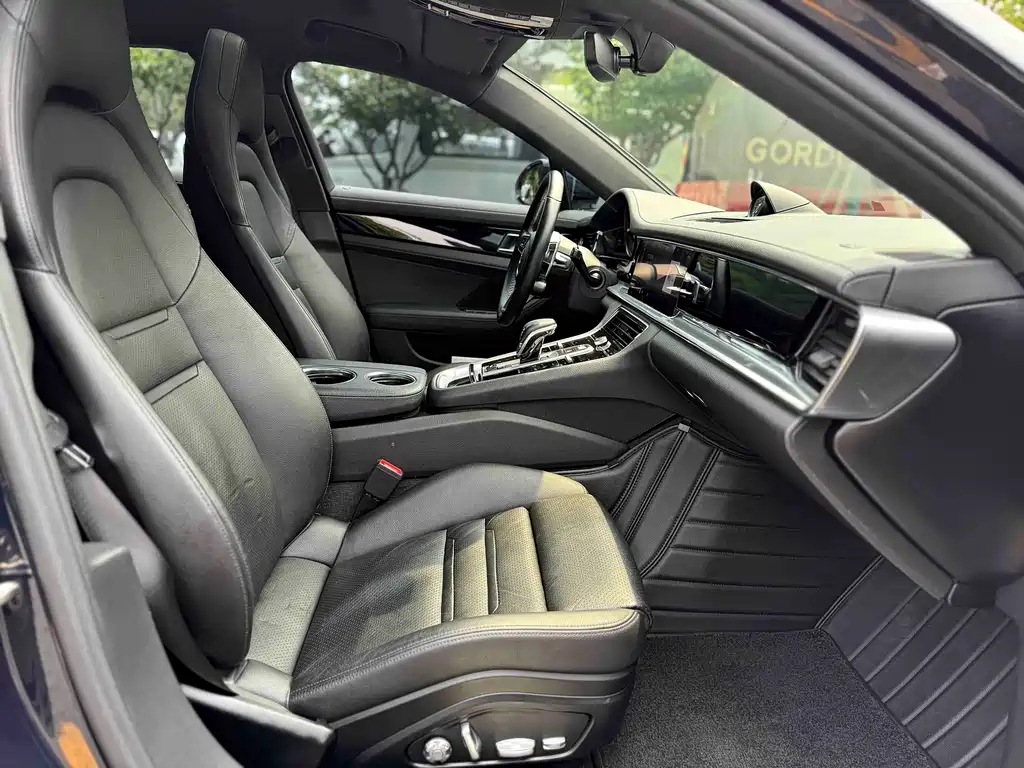 Porsche Panamera 2018 — фото 20