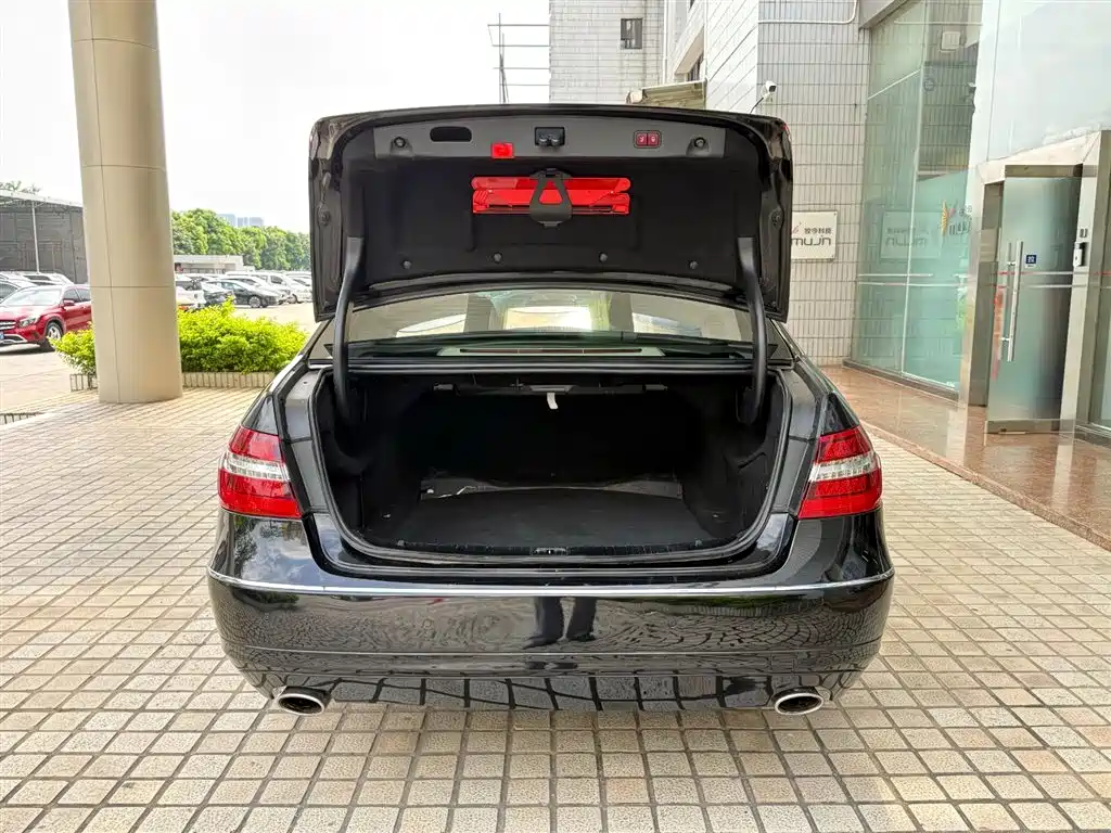 Mercedes-Benz E-Class 2012
