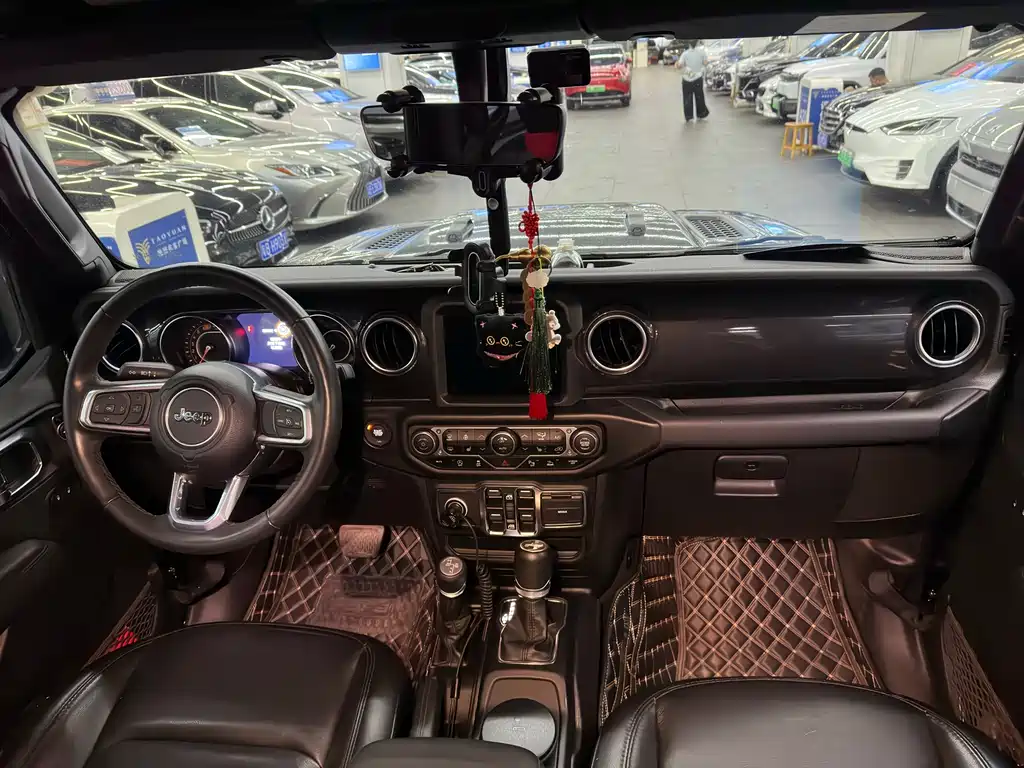 Jeep Wrangler 2023 — фото 10