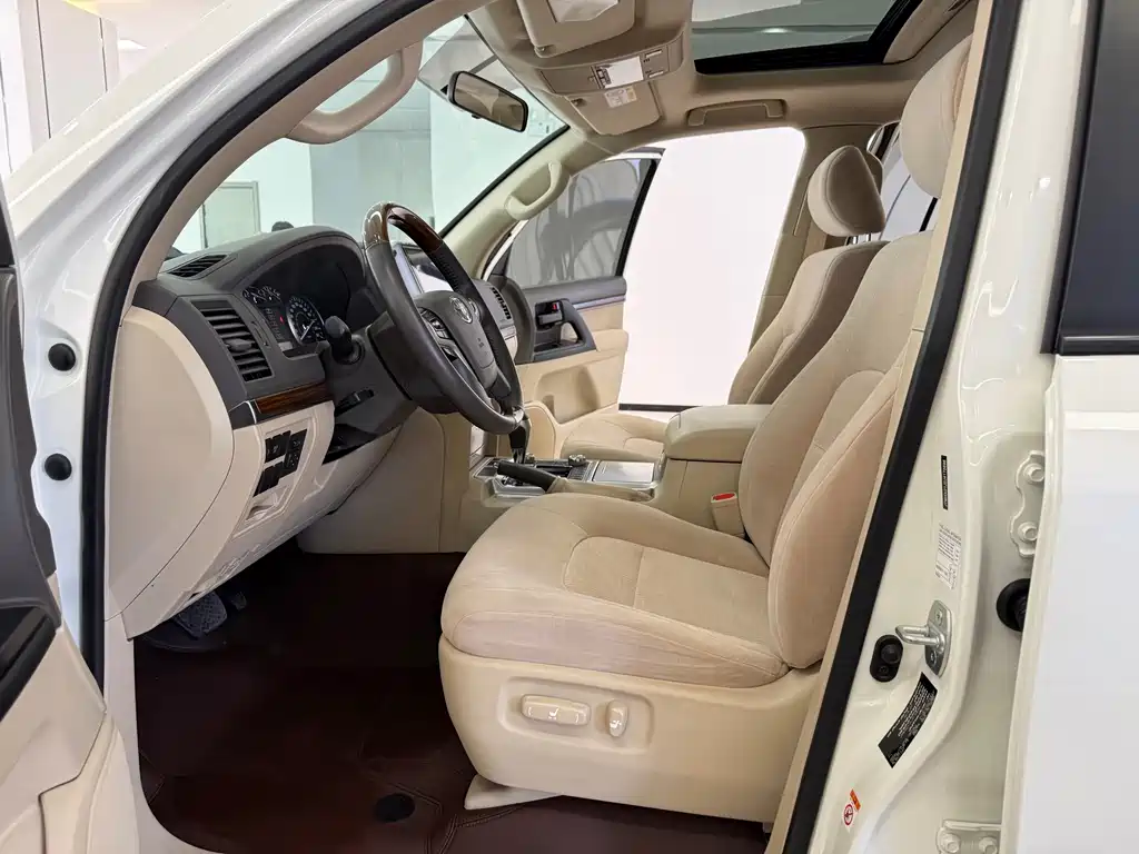 Toyota Land Cruiser 2019 — фото 12