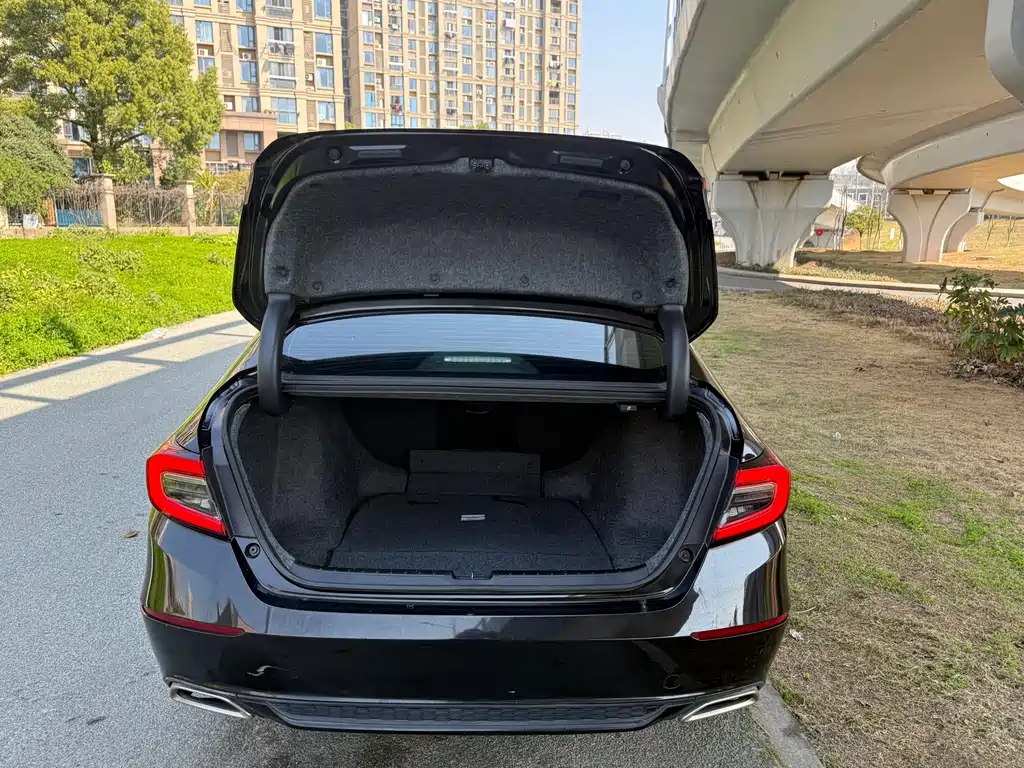 Honda Accord 2023 — фото 17