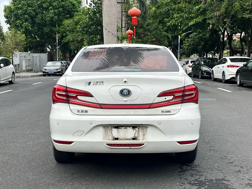 BYD Qin NEV 2017 — фото 14