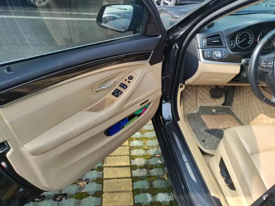 BMW 5 Series 2012