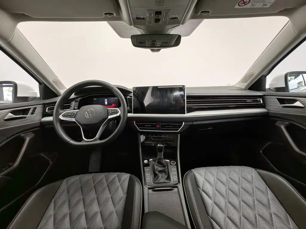 Volkswagen Sagitar 2022