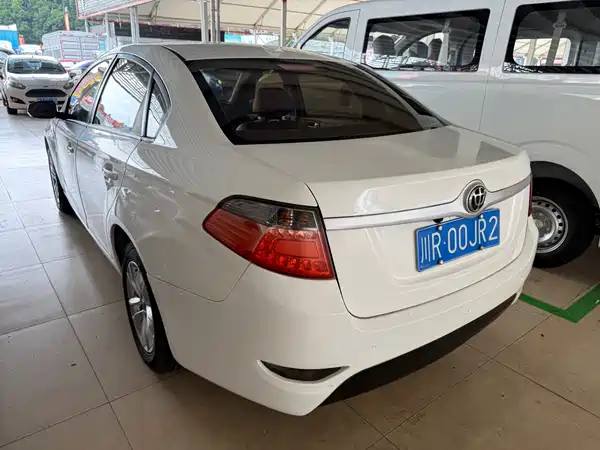 Brilliance H330 2015