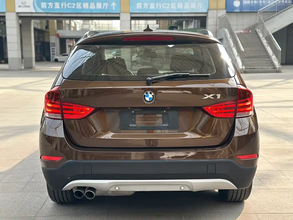 BMW X1 2015 — фото 8