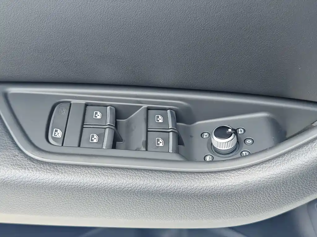 Audi A4L 2019 — фото 19