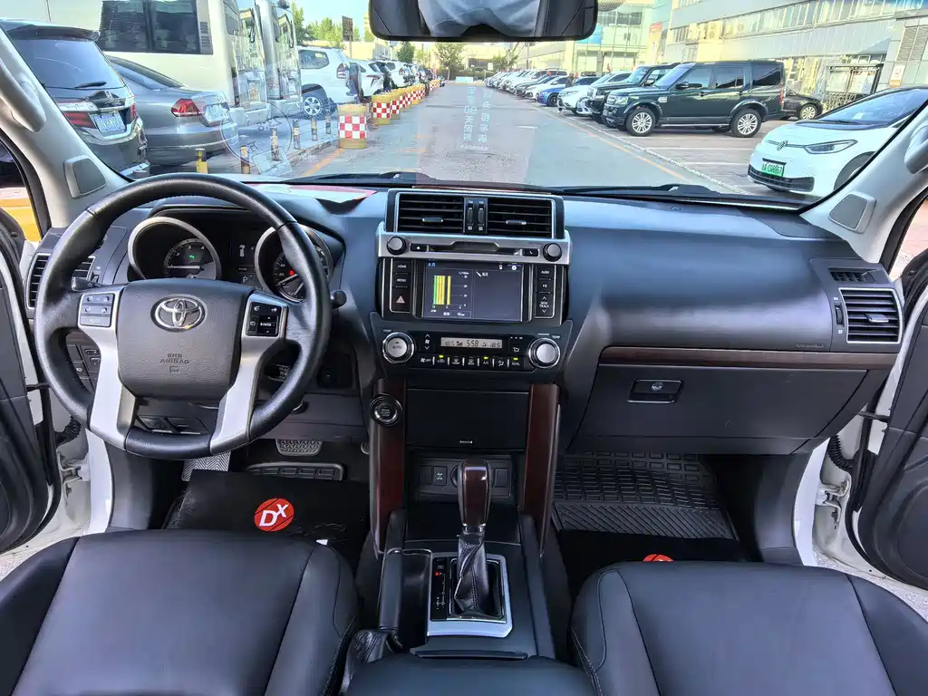 Toyota Prado 2014 — фото 10