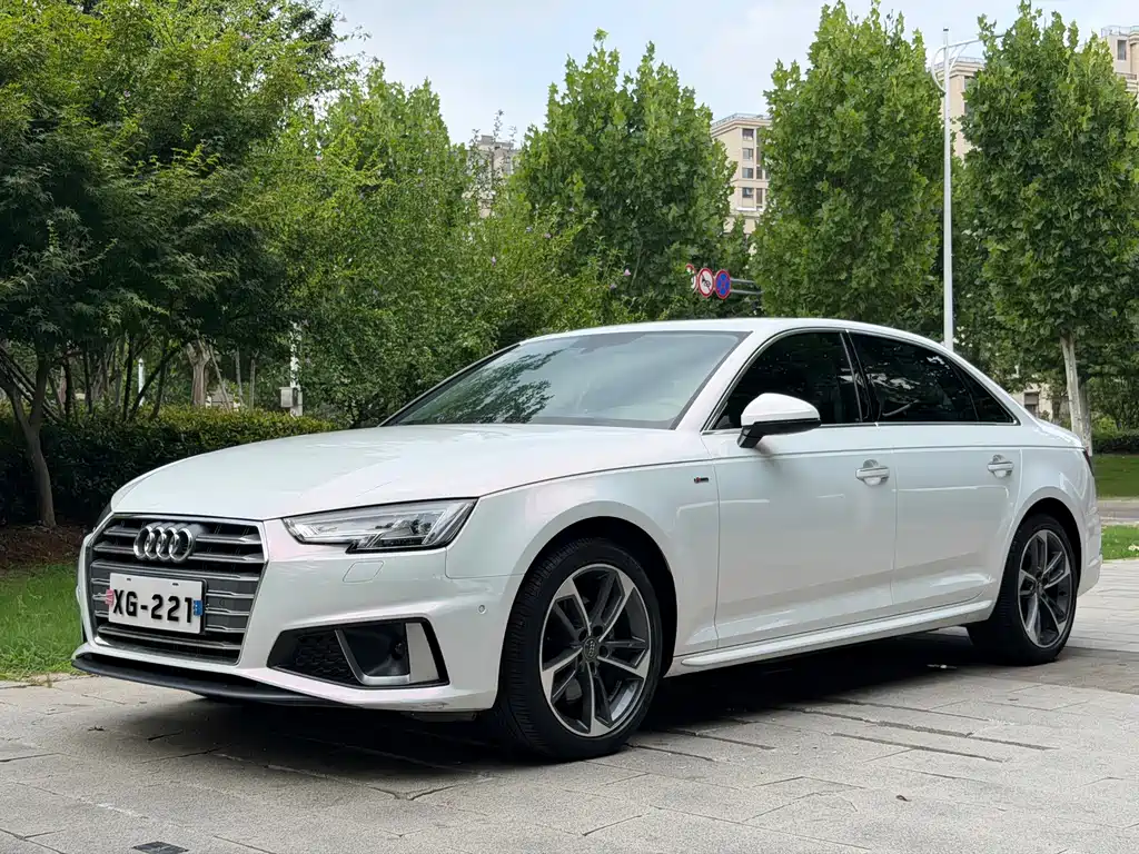 Audi A4L 2020