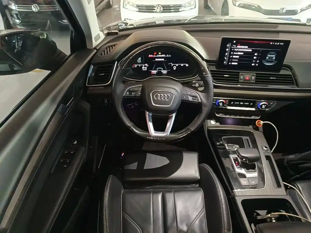 Audi Q5L 2022 — фото 11