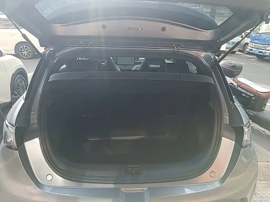 BYD Dolphin 2022 — фото 19