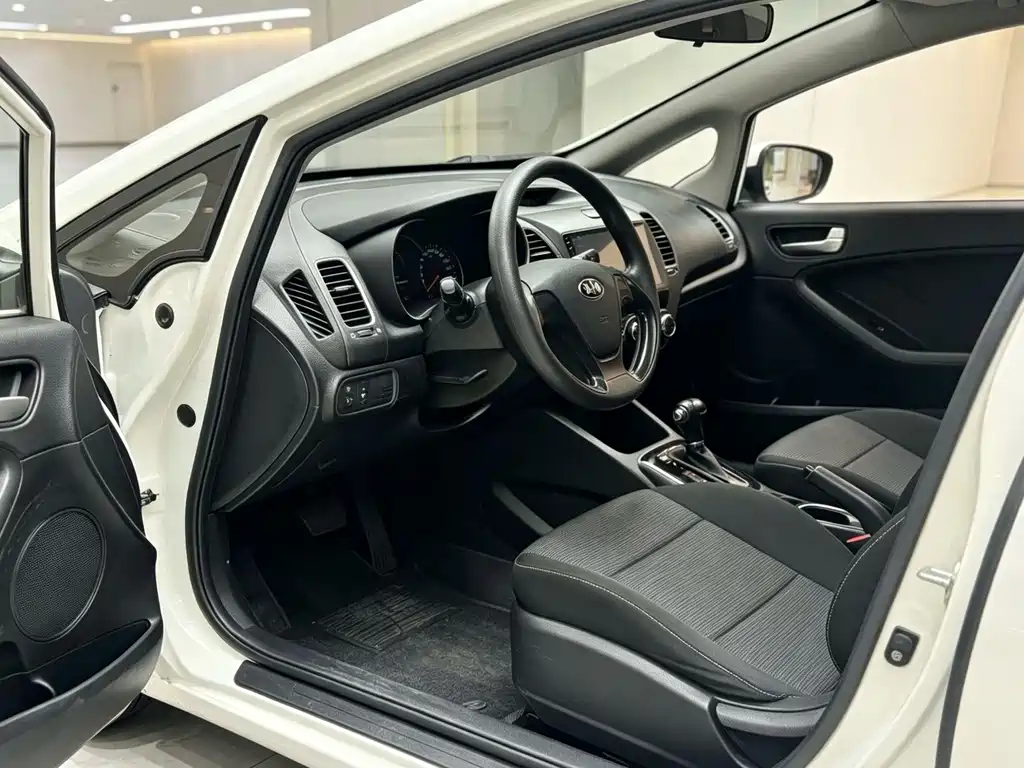 Kia K3 2016