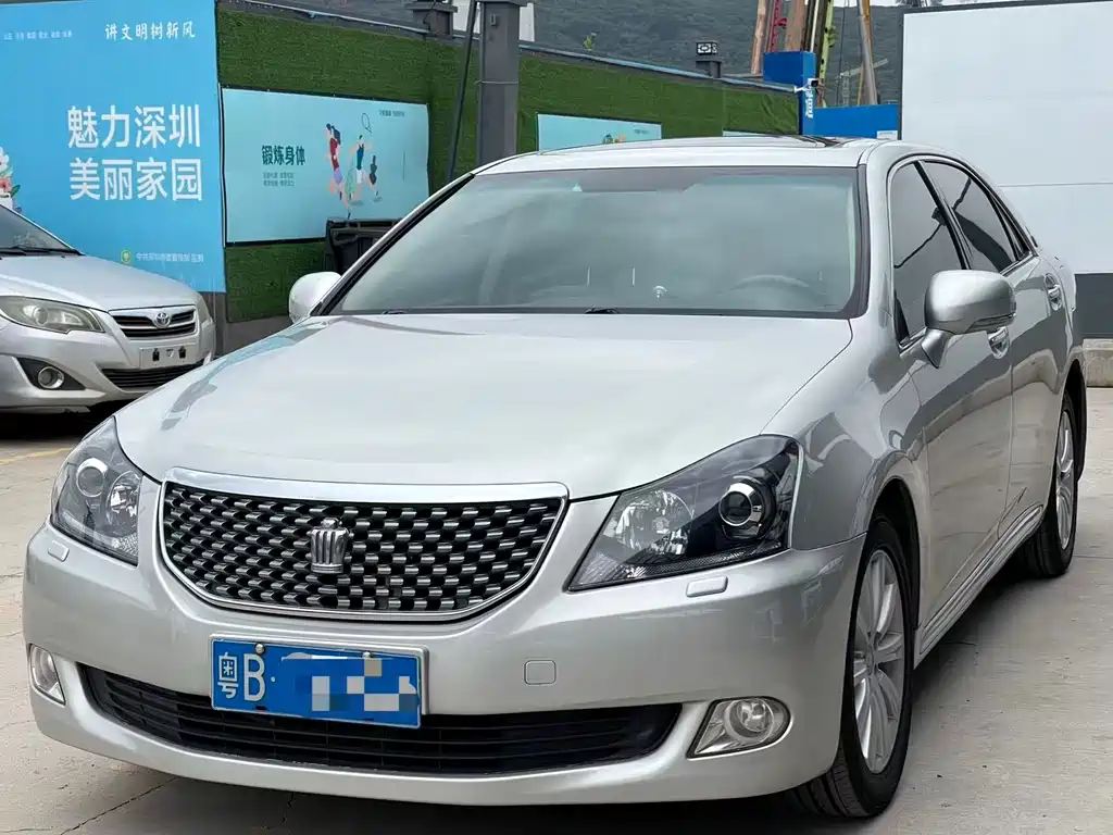 Toyota Crown 2012
