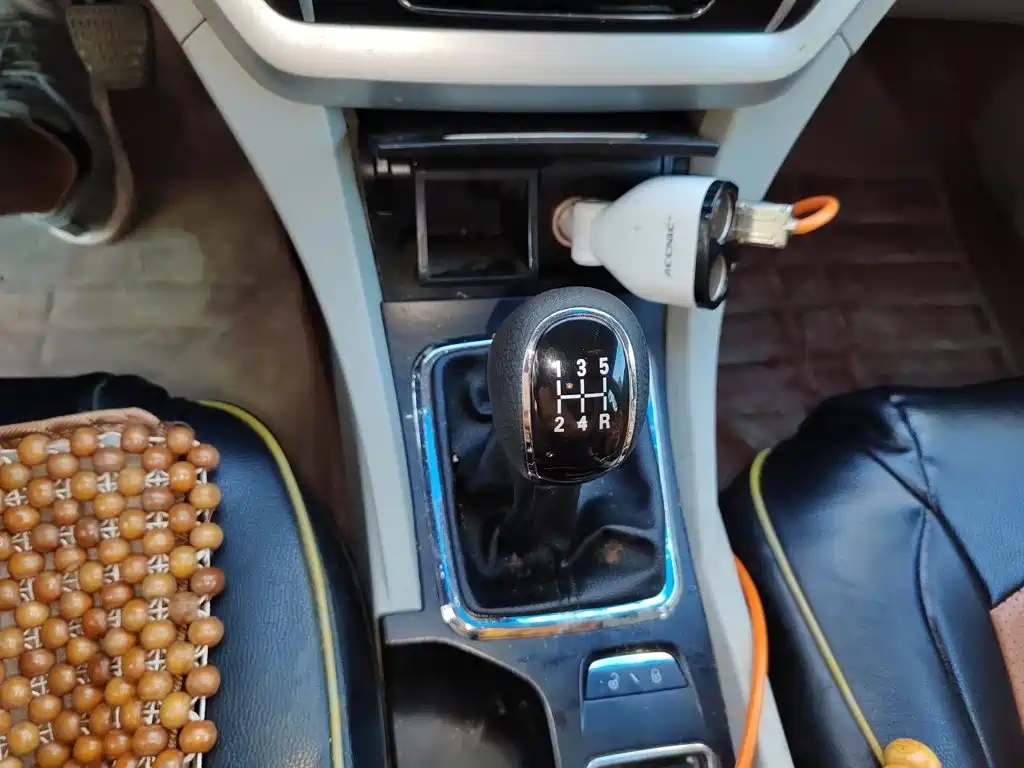 Geely Emgrand 2015 — фото 15