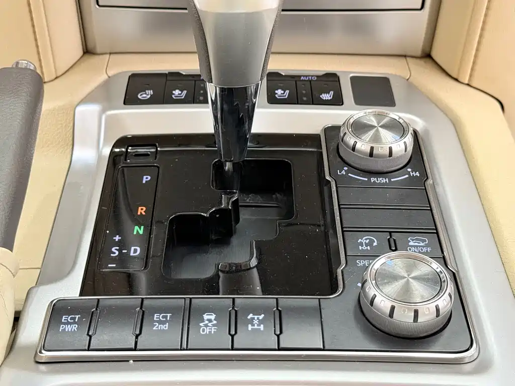 Toyota Land Cruiser 2018 — фото 12