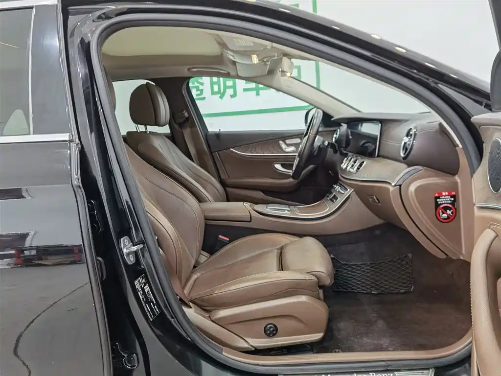 Mercedes-Benz E-Class 2020 — фото 23