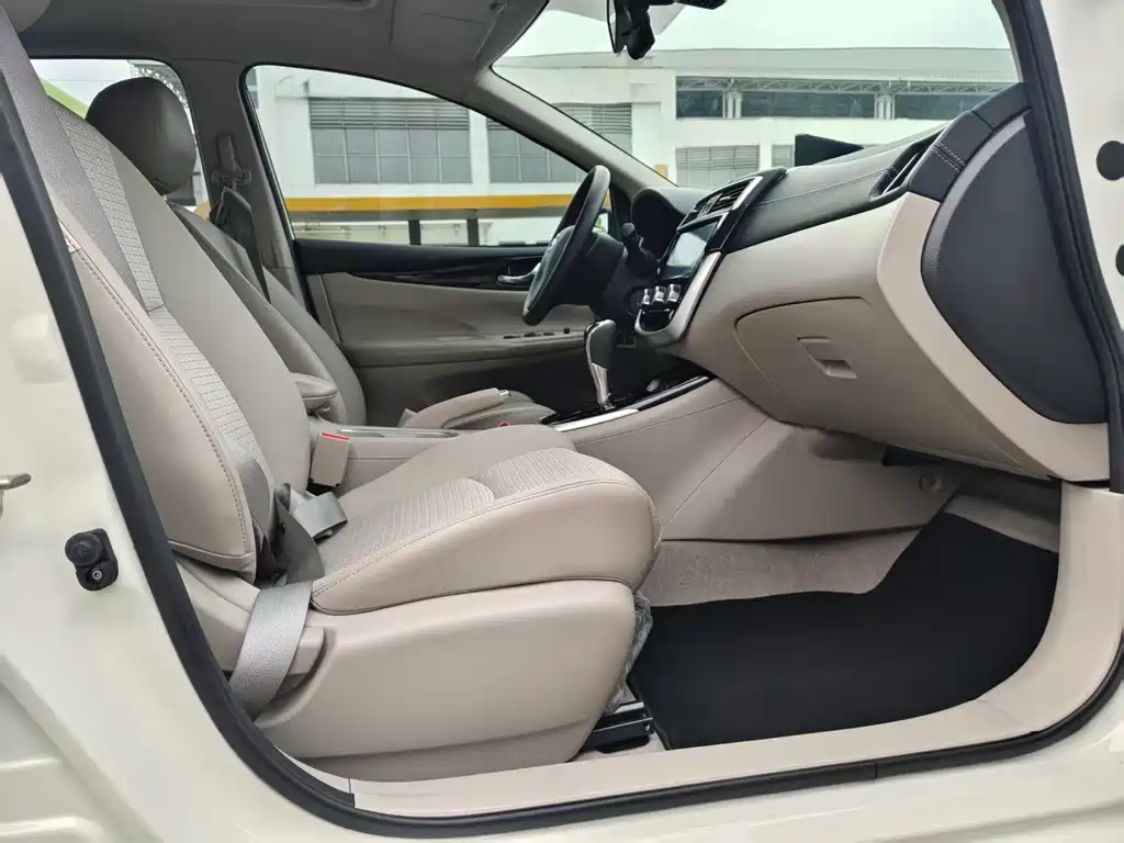 Nissan Tiida 2019 — фото 12