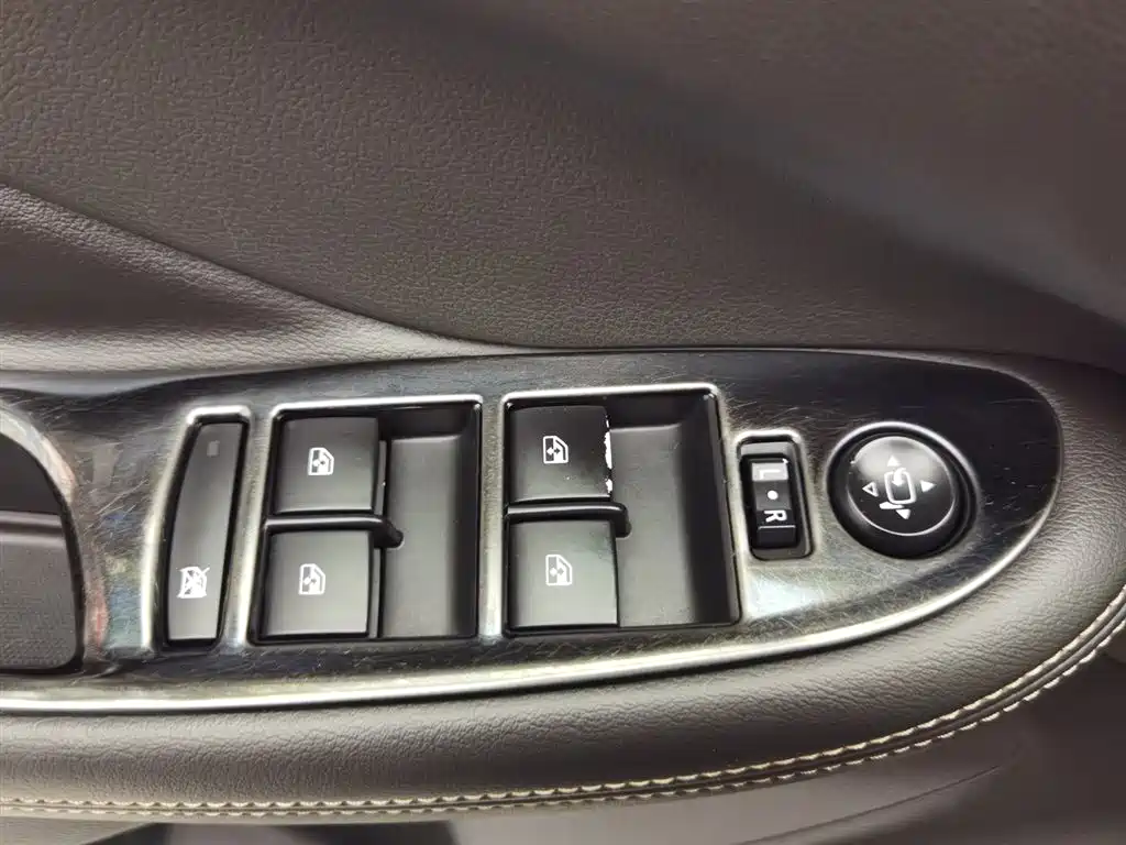 Buick Envision Plus 2017 — фото 9
