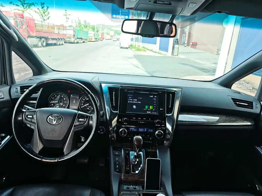 Toyota Alphard 2018 — фото 5