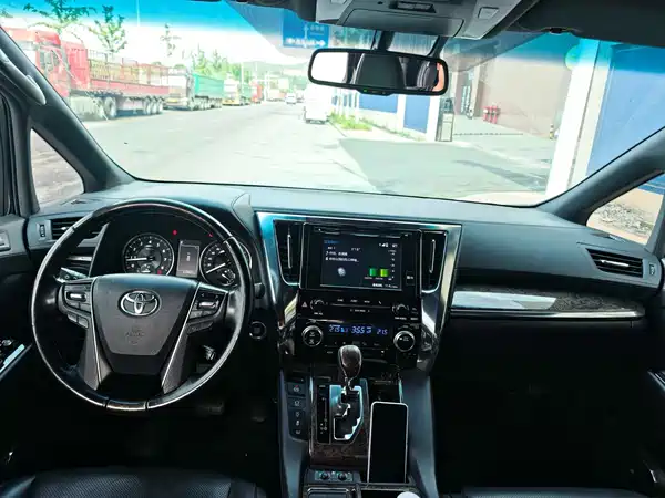 Toyota Alphard 2018