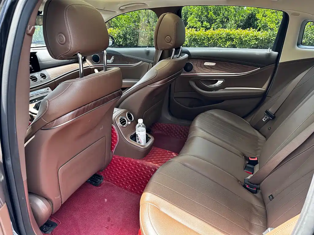 Mercedes-Benz E-Class 2023 — фото 9