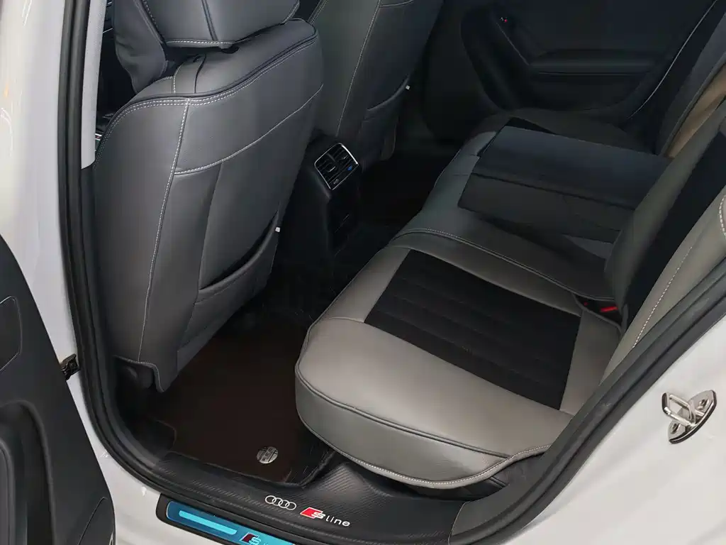 Audi A4L 2014