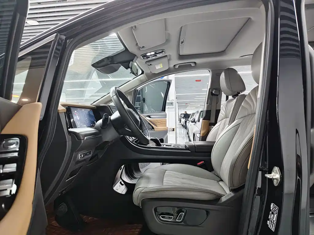 GAC Motor Trumpchi M8 2023 — фото 4