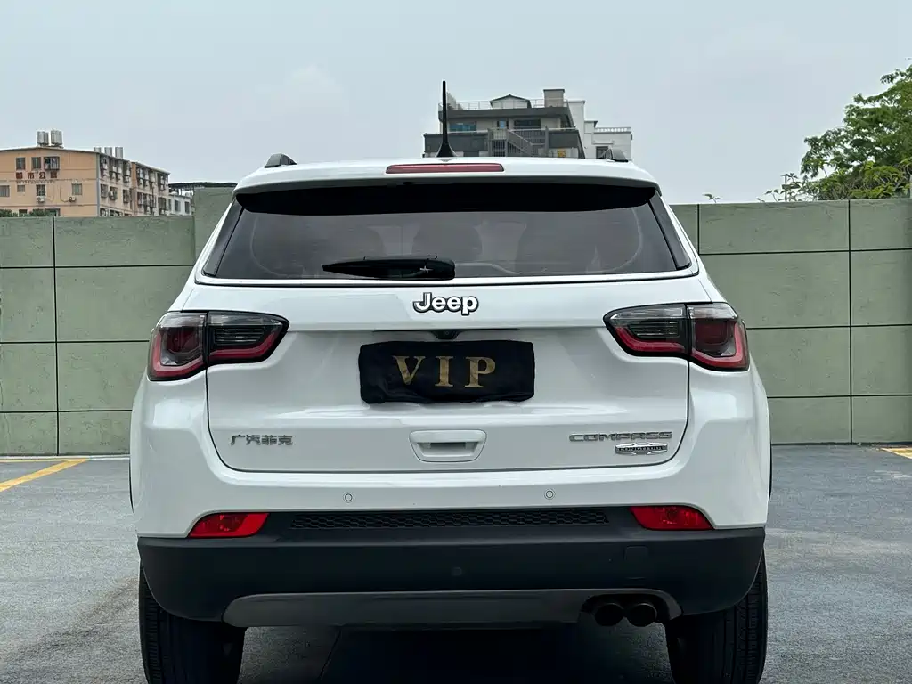 Jeep Compass 2017 — фото 8