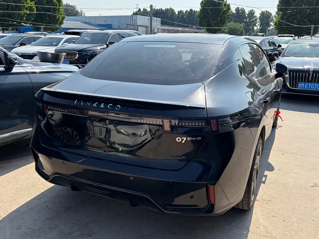 Lynk & Co 07 EM-P 2024 — фото 9