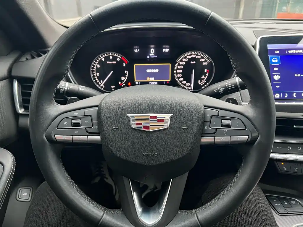 Cadillac CT5 2022 — фото 12