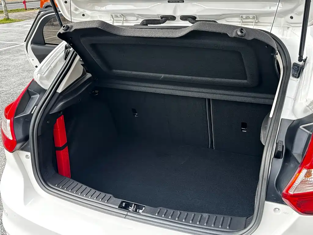 Ford Focus 2014 — фото 19
