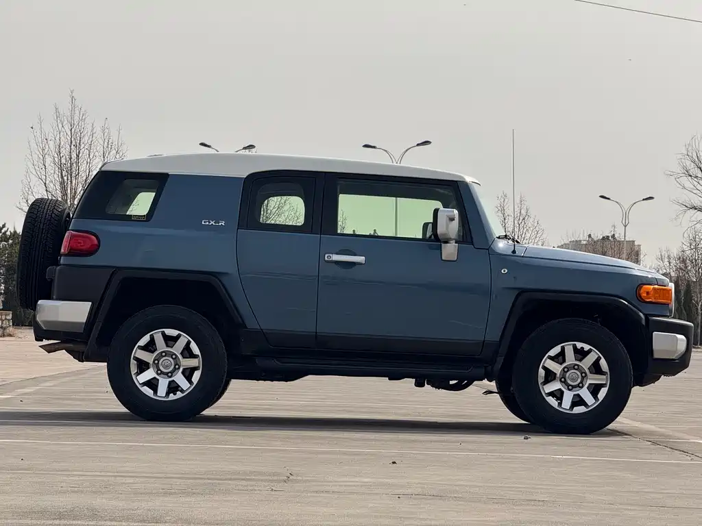 Toyota FJ Cruiser 2018 — фото 5