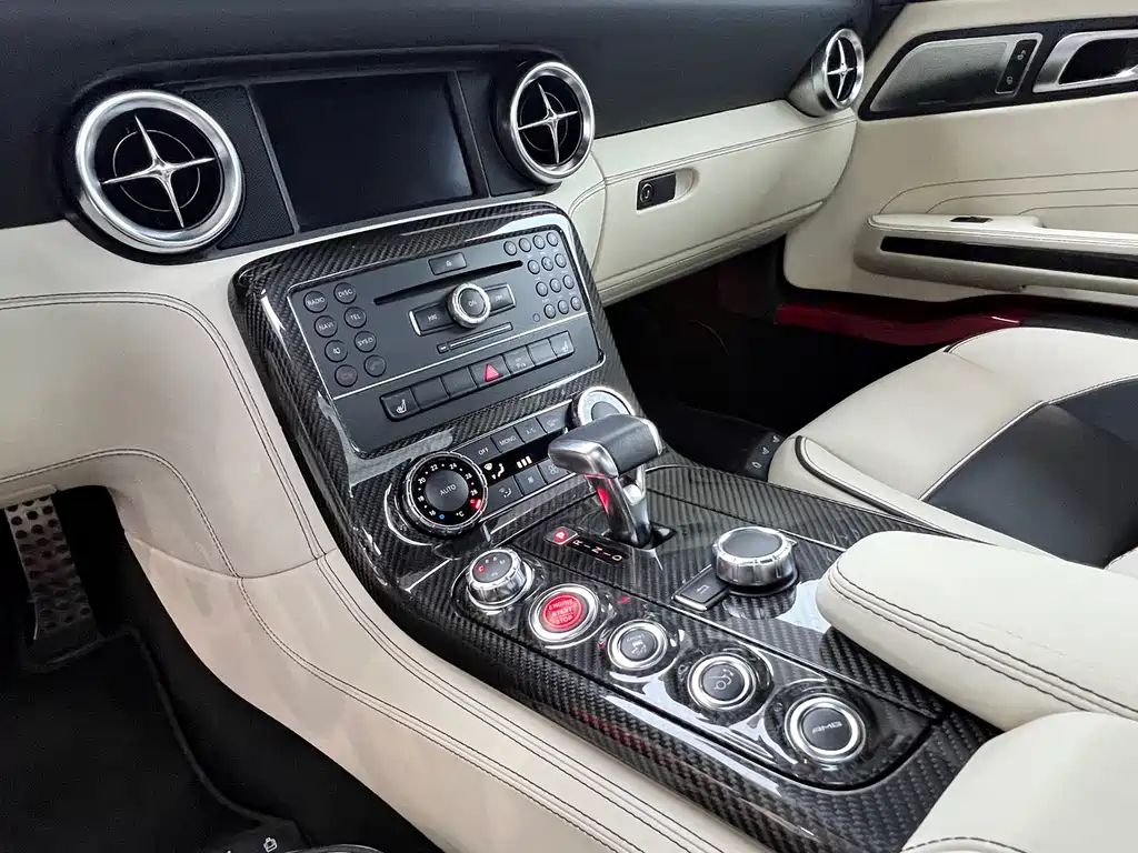 Mercedes-Benz SLS AMG 2012 — фото 13