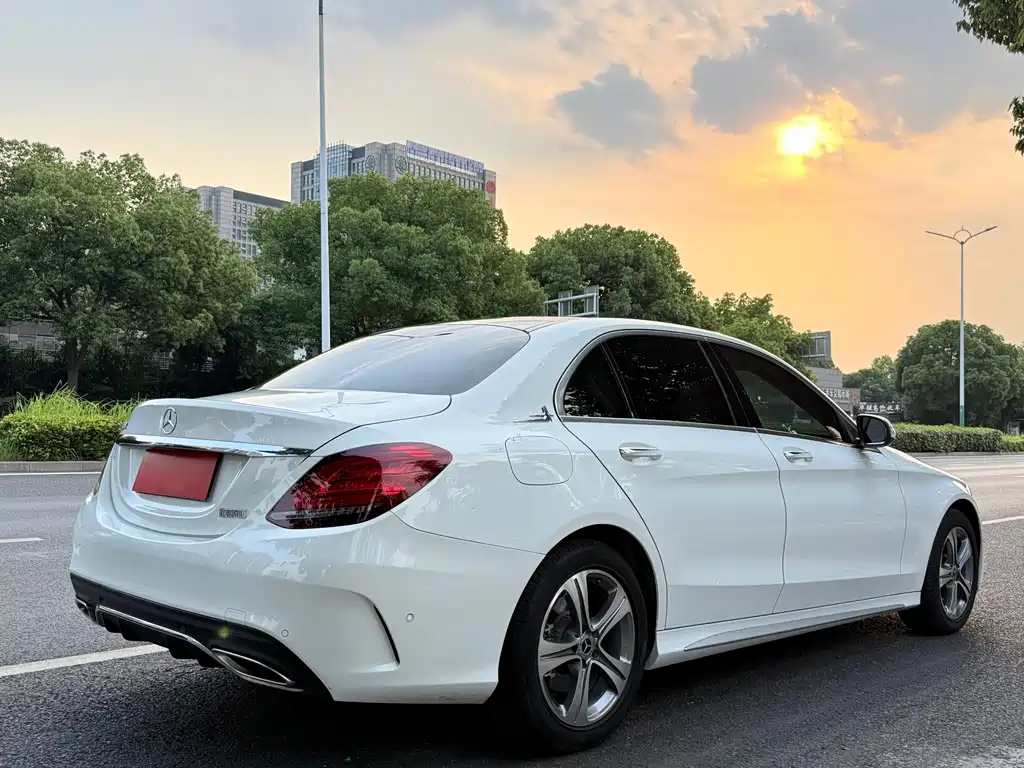 Mercedes-Benz C-Class 2019 — фото 17