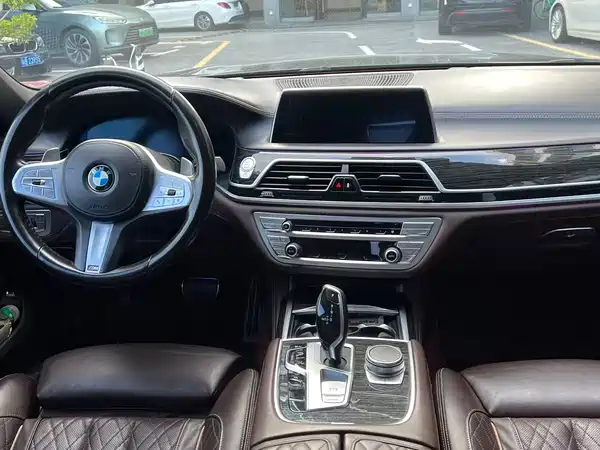 BMW 7 Series 2021