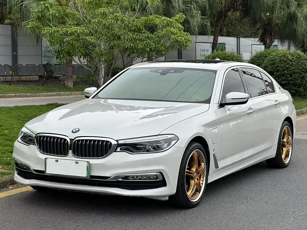BMW 5 Series New Energy 2018 — фото 3
