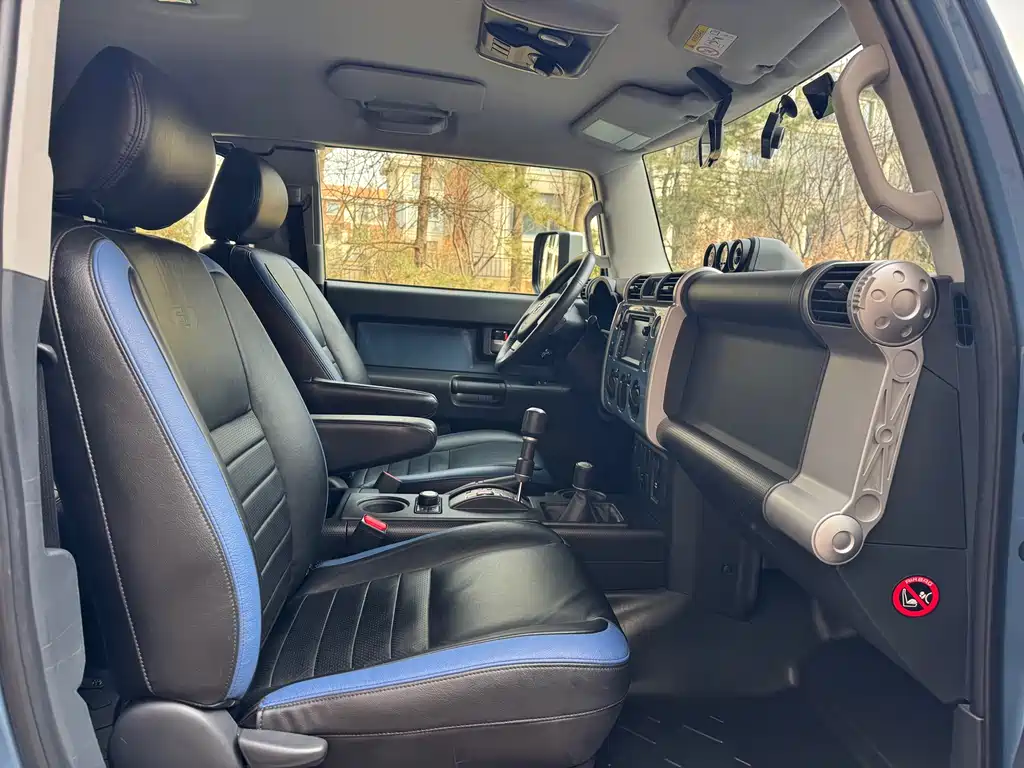 Toyota FJ Cruiser 2018 — фото 13