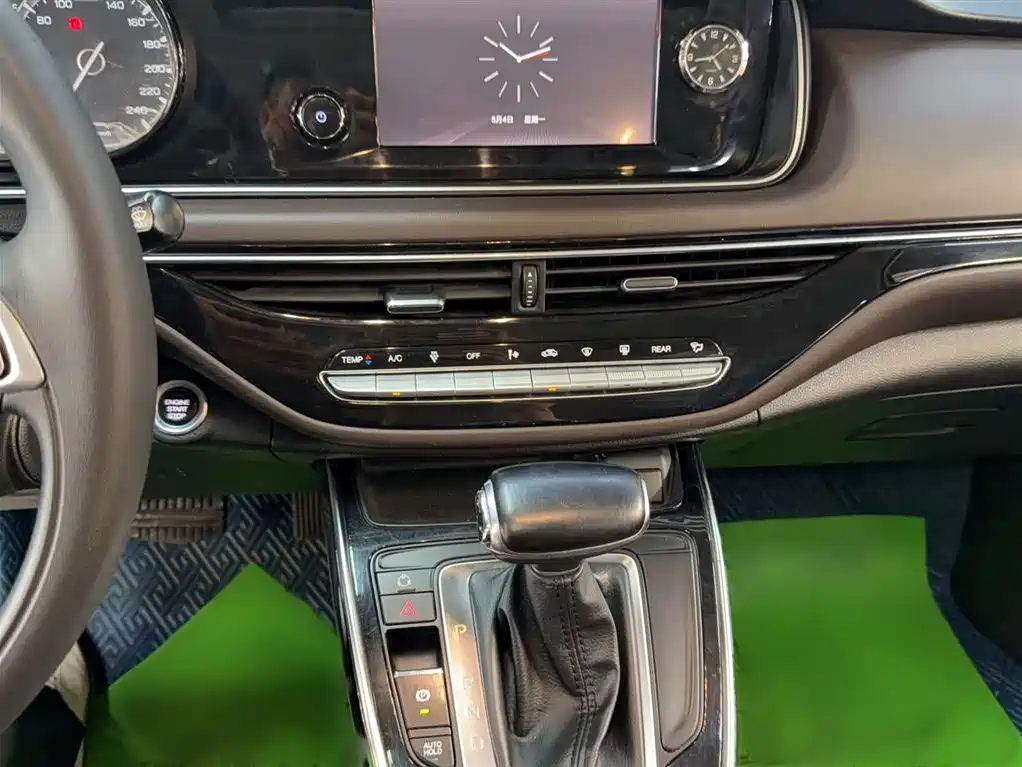 GAC Motor Trumpchi M6 2019 — фото 19
