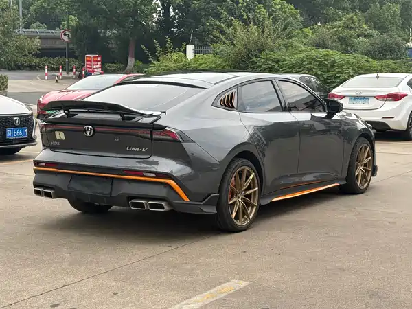 Changan UNI-V 2025