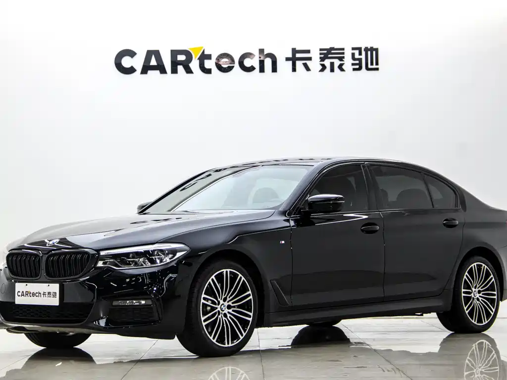BMW 5 Series 2019 — фото 1