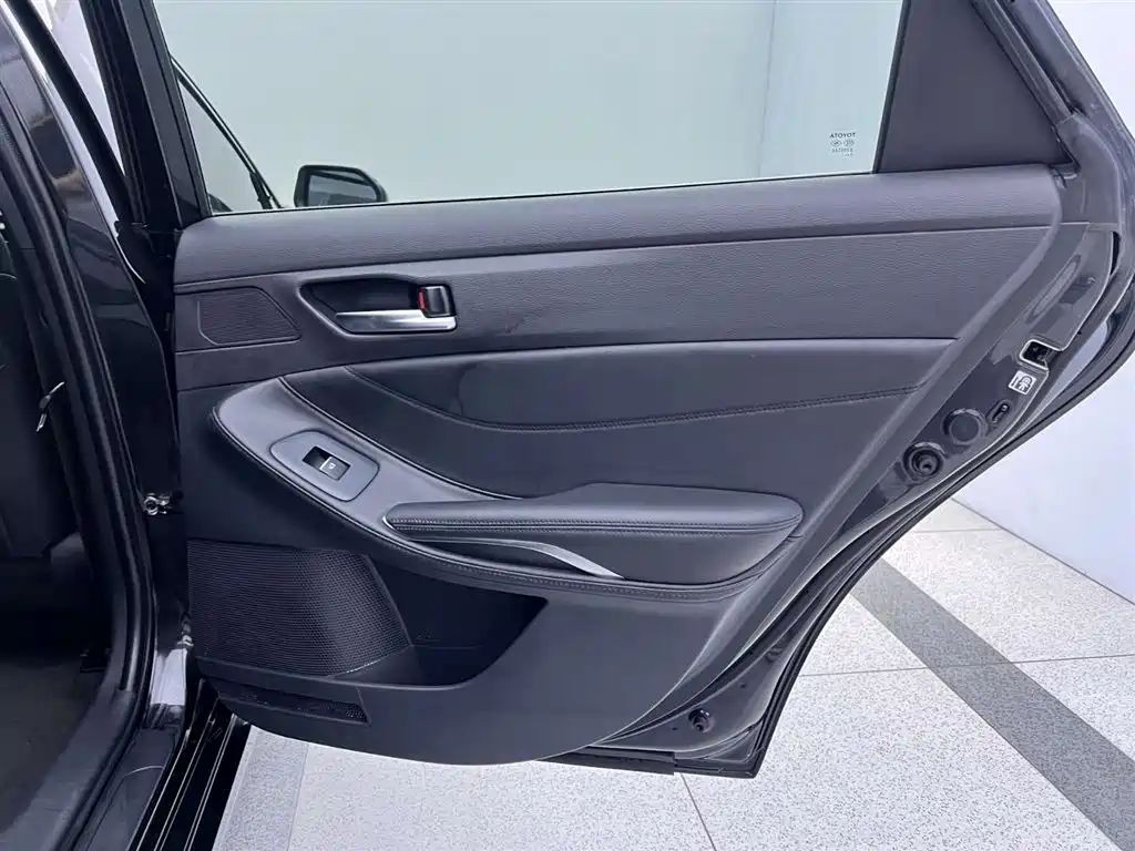Toyota Avalon 2022 — фото 28