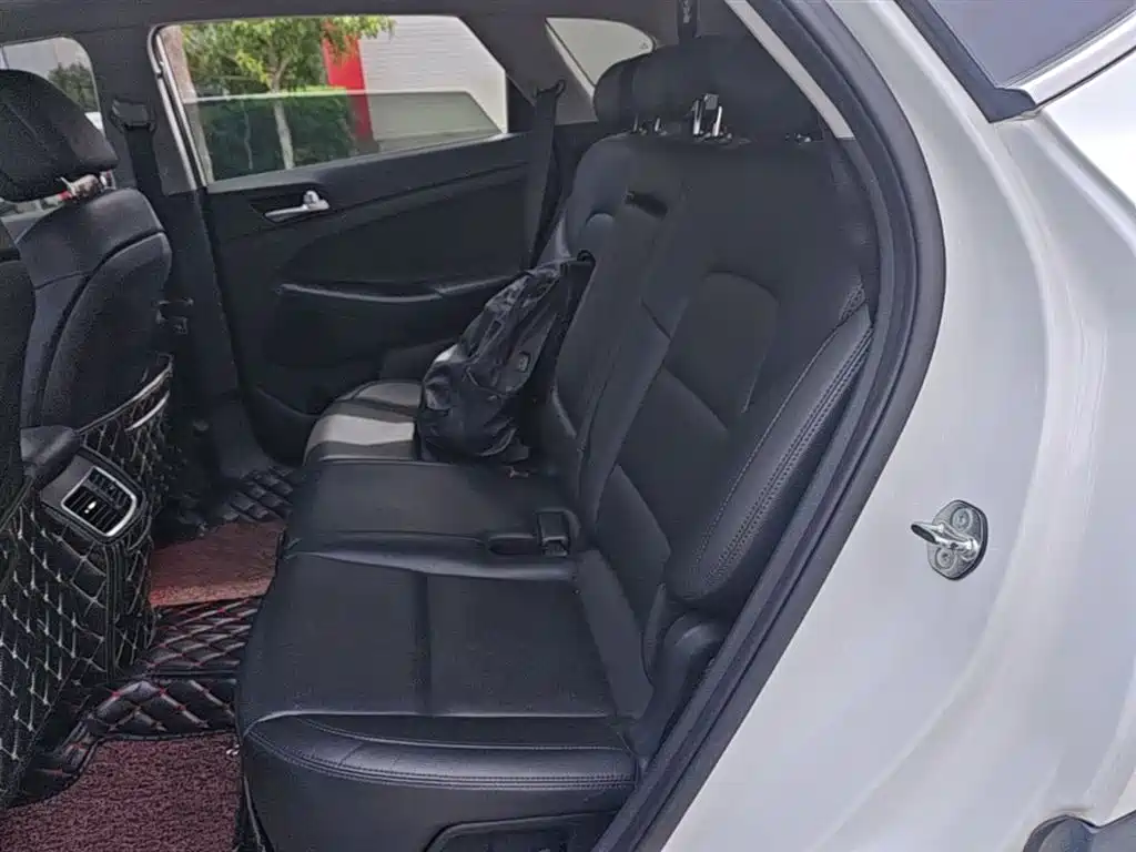Hyundai Tucson 2017 — фото 17