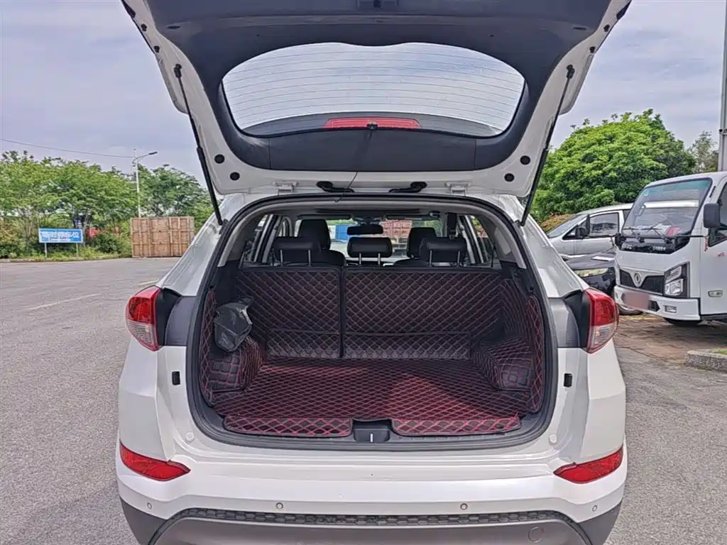 Hyundai Tucson 2017 — фото 19