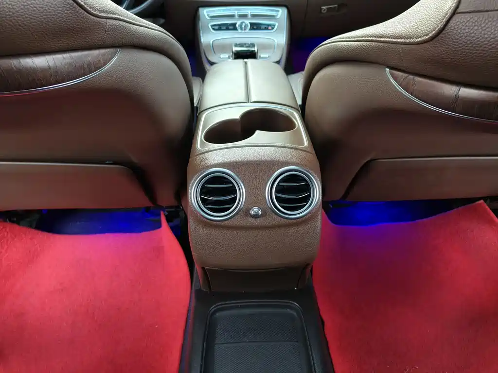 Mercedes-Benz E-Class 2017 — фото 18