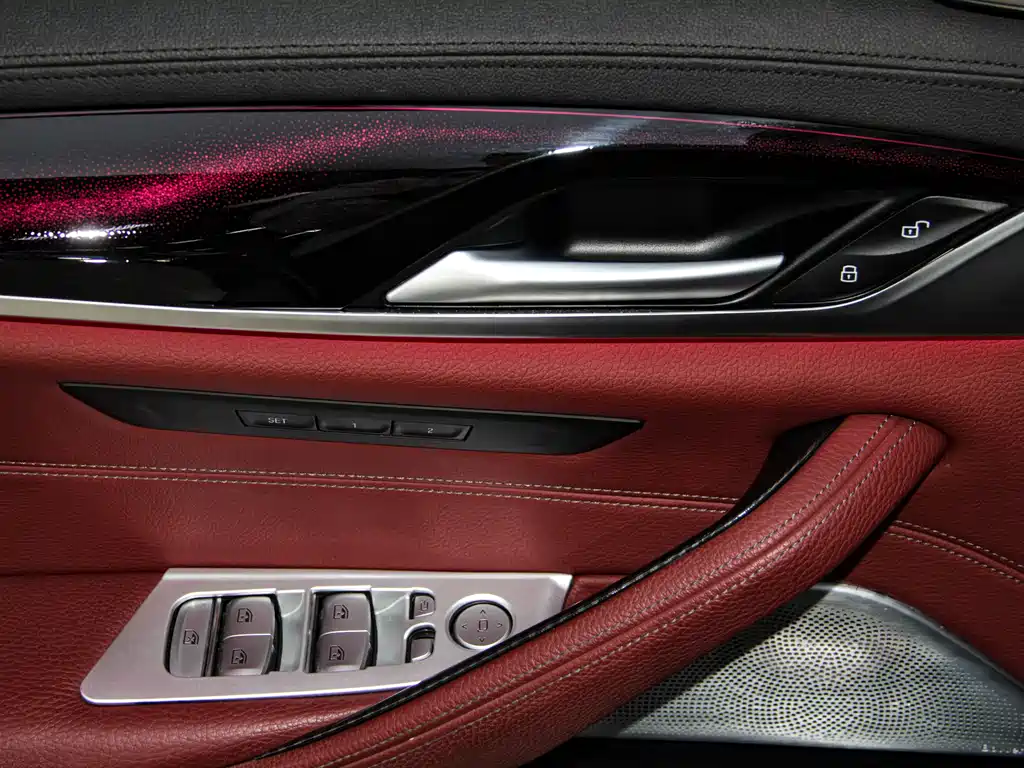 BMW 5 Series 2019 — фото 24