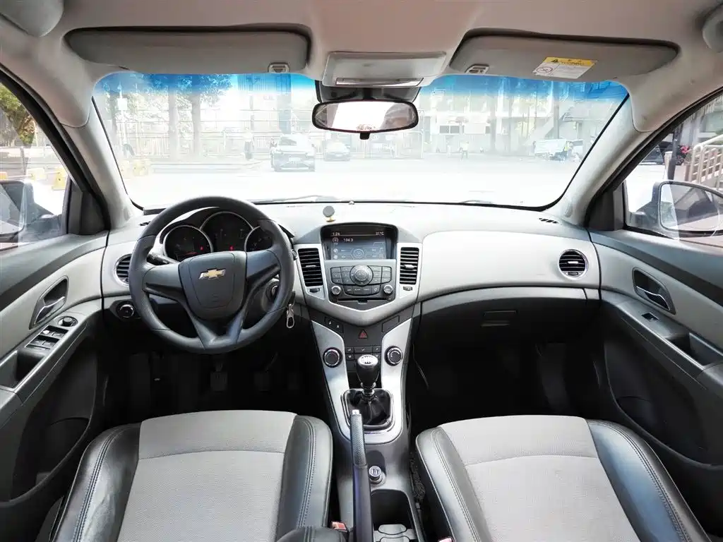 Chevrolet Cruze 2014 — фото 10